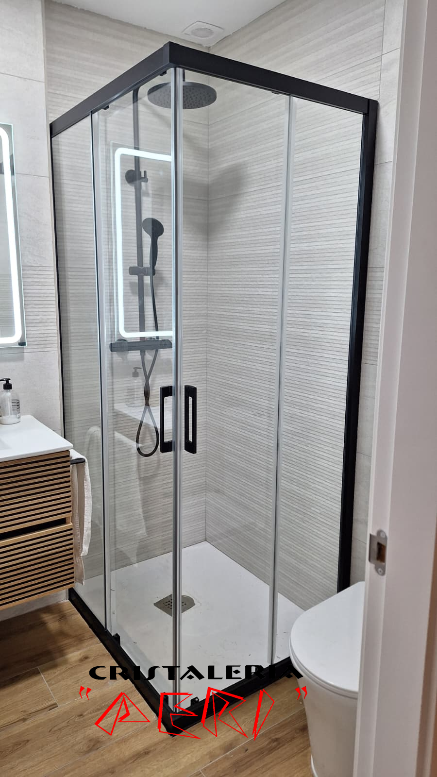 Mampara modelo Londres para casa en Valladolid.